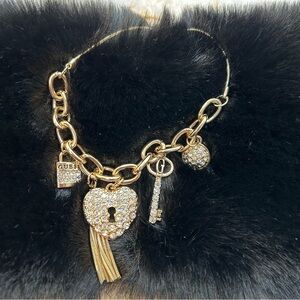 GUESS bracelet heart charm new no tag